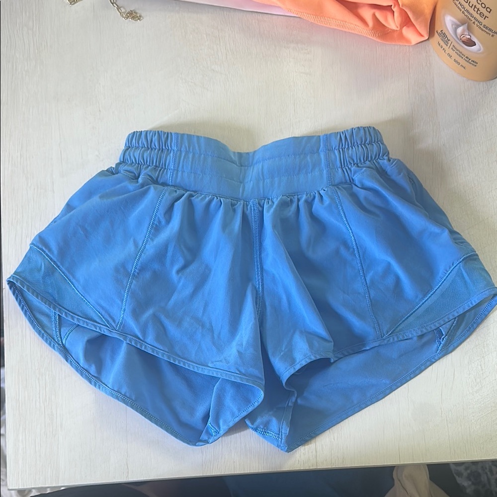 Lululemon Hotty Hot Shorts 2.5 inch